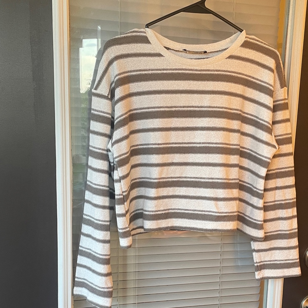 Zara Cropped Striped Crewneck Long-Sleeve lightweight Sweater-M